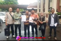 Tim kuasa hukum dari LAW OFFICE NA’IM & PARTNERS, saat berada di PN Bangil Pasuruan 
