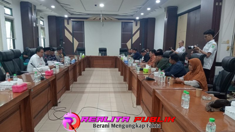 Audensi Format di aula DPRD Kabupaten Pasuruan (foto: Chu realitapublik.id)