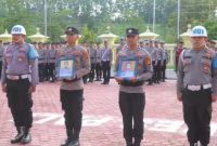 Upacara Pemberhentian Tidak Dengan Hormat (PTDH) terhadap dua personelnya yang terbukti melakukan pelanggaran disiplin dan kode etik profesi Polri, bertempat di lapangan Mapolres PALI, Senin (27/10/2025)