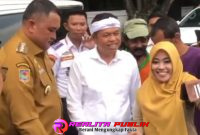 Kang Dedi Mulyadi bersama kedinasan realisasikan bantuan ke warga terdampak (Lucyana realitapublik.id)