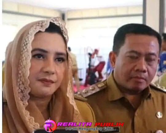 Bupati Pekalongan, Dr. Hj. Fadia Arafiq dan Wabup, Sukirman.