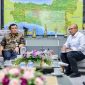 Bupati Batang Faiz Kurniawan saat menemui Gubernur Jawa Tengah Ahmad Luthfi di Kantor Gubernur, Selasa, 23 Desember 2025.
