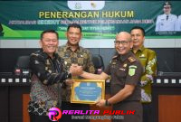 Caption: kerjasama memperkuat transparansi dan akuntabilitas tata kelola pemerintahan tiyuh (foto: Rody Sandra Realita Publik)