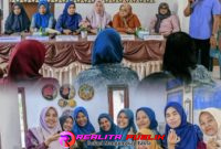 Suasana ceria ibu-ibu saat mengikuti pelatihan intensif pembuatan kue (foto: Rody Sandra Realita Publik)