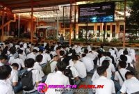 Hertanto Budhi Prasetyo berikan edukasi bullying pada siswa-siawi SMKN 8 Malang (foto: Bil Realita Publik)