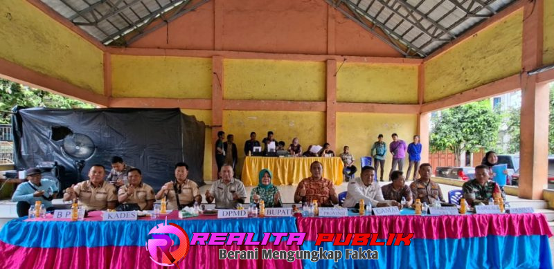 Lelang lebak, lebung, sungai dan suak periode 2026 oleh Pemerintah Desa Tempirai, Tempirai Utara, dan Tempirai Timur digelar secara serentak, bertempat di Balai Desa Tempirai Timur, Kecamatan Penukal Utara Kabupaten Penukal Abab Lematang Ilir, Kamis 11 Desember 2026. (Photo: Lidian Heri/realitapublik.id) 