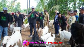 Bupati Ir. Novriwan Jaya dan Wabup Nadirsyah saat menghadiri Pengukuhan Komunitas Bolo Ngarit di Tiyuh Margodadi. (Foto: Rody Sandra/Realita Publik)