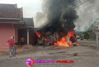 Warung sembako milik Edi Sayuti alias Santoso yang berada di Kelurahan Panaragan Jaya, Kecamatan Tulang Bawang Tengah, Kabupaten Tulang Bawang Barat, terbakar pada Rabu, 07 Januari 2026.(Photo: Rodi Sandra/realitapublik.id)