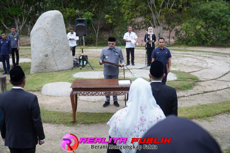 Upacara Pelantikan dan Pengambilan Sumpah Jabatan Sekretaris Daerah, Pejabat Pimpinan Tinggi Pratama, Pejabat Administrator, dan Pejabat Fungsional di lingkungan Pemkab Tubaba, Rabu (07/01/2026), bertempat di Komplek Uluan Nughik, Kabupaten Tulang Bawang Barat.