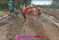 Kondisi pengerjaan jalan Lapen di Desa Mekar Asri, Kecamatan Sungkai Tengah, yang tidak dilengkapi papan informasi proyek. (Foto: Rody Sandra/realita publik)