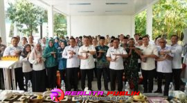 Pose bersama Pemerintah Tulang Bawang Udik usai kegiatan (foto: Rody Sandra Realita Publik)
