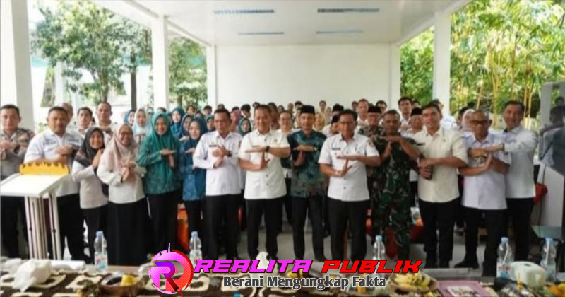 Pose bersama Pemerintah Tulang Bawang Udik usai kegiatan (foto: Rody Sandra Realita Publik)