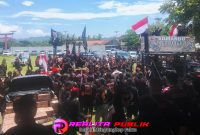 Orasi di depan pabrik Tbk (BLES) atau PT Blesscon di Desa Purwanegara, Kabupaten Banjarnegara (foto: Fery Eka Saputra Realita Publik)