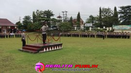 Kapolres Lampung Utara, AKBP Deddy Kurniawan, S.H., S.I.K., M.M., M.Si. saat pimpin Apel Siaga dalam rangka menjaga keamanan dan ketertiban masyarakat (kamtibmas) selama bulan suci Ramadan 1447 H, di halaman Mapolres Lampung Utara, Selasa (24/2/2026).