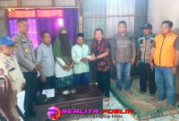 Dinsos Kabupaten Situbondo salurkan bantuan stimulan untuk korban longsor di Desa Alas Tengah, Kecamatan Sumbermalang, Rabu, 18 Maret 2026.(Photo: Abdul Hakim/realitapubli.id)