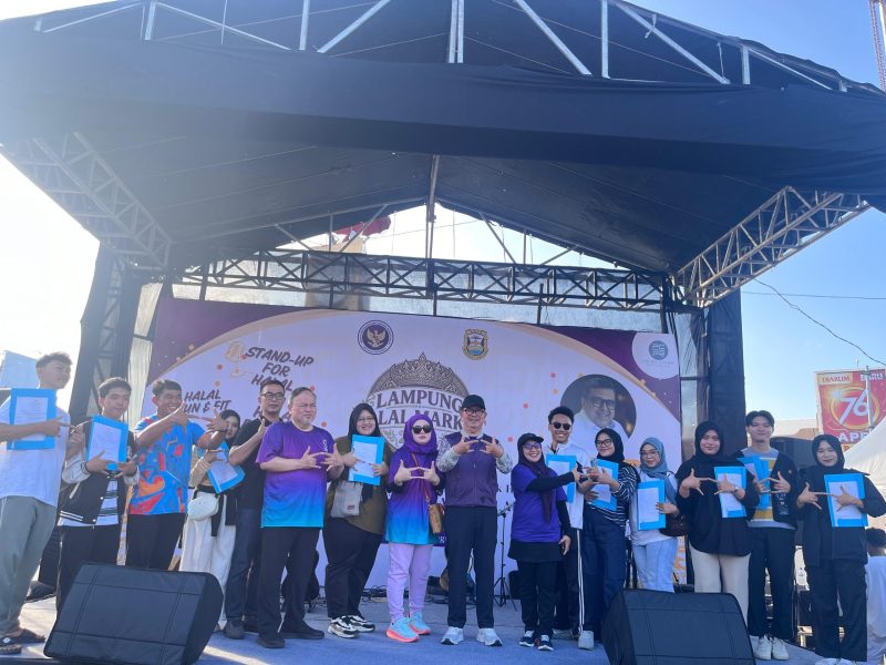 Akselerasi Sertifikasi Halal, BPJPH Gelar Lampung Halal Market di Tugu Adipura. 