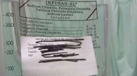 Infus yang ada coretan dan seperti ada nama pasien lain. 