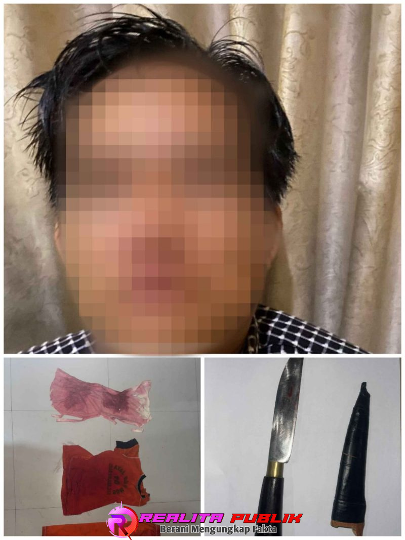 Pelaku berikut barang bukti yang telah diamankan polisi. 