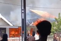 Tangkapan layar video amatir yang memperlihatkan kondisi saat kebakaran terjadi. 