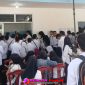 Suasana di lokasi SPPG 005 Situbondo, Jl. PB Sudirman, Kelurahan Patokan, saat para pelamar hendak mengikuti tes wawancara. (Photo: realitapublik.id) 