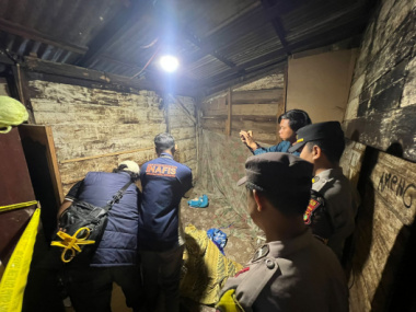 Seorang Pria di Bukit Kemuning Ditemukan Tewas di Kamar, Polisi Gelar Olah TKP.  
