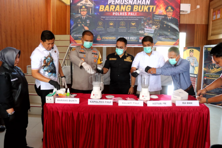 Hasil Ungkap 5 Kasus, Polres PALI Musnahkan Barang Bukti Ratusan Gram Narkotika 