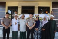 Warga Situbondo Ini Kaget Dapat Hadiah Umrah Gratis dari Kapolri
