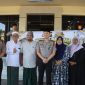 Warga Situbondo Ini Kaget Dapat Hadiah Umrah Gratis dari Kapolri